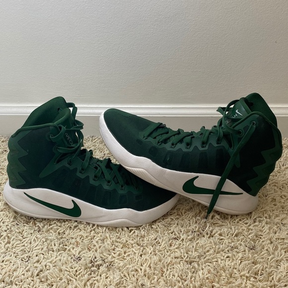 Nike Women’s Hyperdunk 2016 TB PROMO - Picture 4 of 5